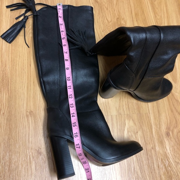 Boots - Picture 3 of 4